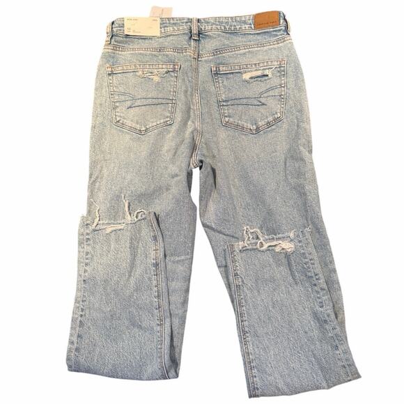American Eagle Mom Jean Distressed Strigid 10 Long NWT - Picture 2 of 3